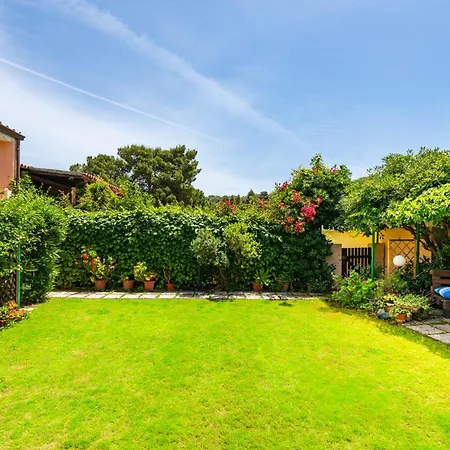 La Bouganville - House With Garden And Sea View 빌라 *