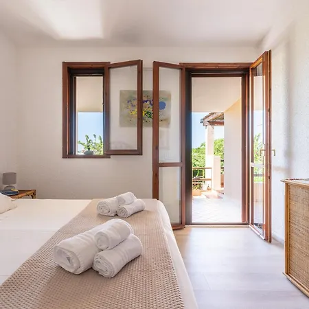 Vila La Bouganville - House With Garden And Sea View *